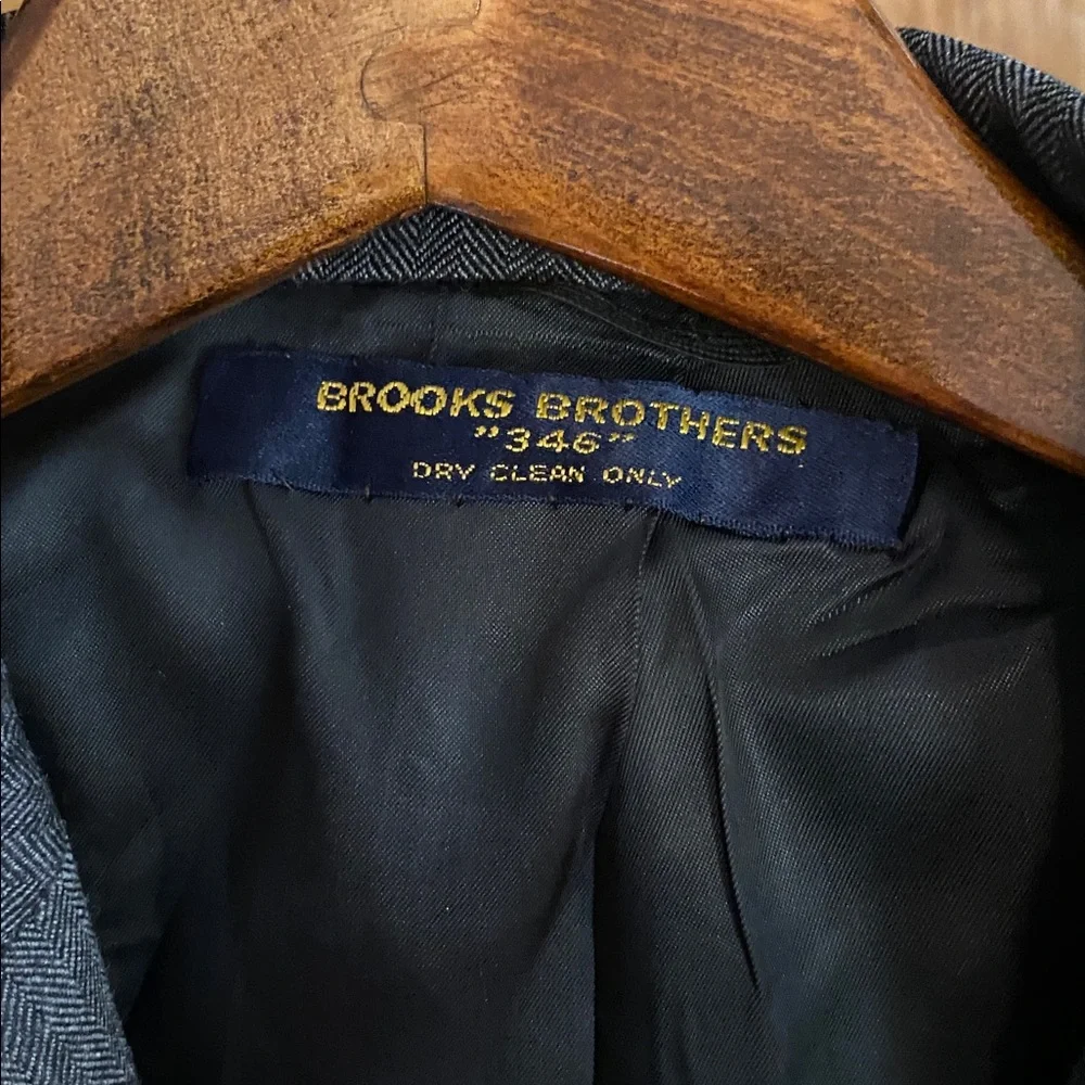 Brooks Brothers Charcoal Herringbone full Suit jacket and slacks 43 ML